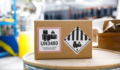 carton with un38.3 label